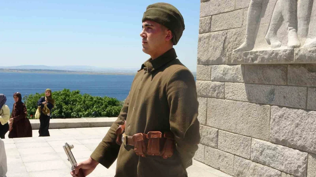Tarihi Alan'da 57. Alay Saygı Nöbeti ziyaretçilerin ilgisini çekiyor