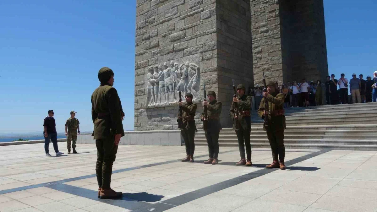 Tarihi Alan'da 57. Alay Saygı Nöbeti ziyaretçilerin ilgisini çekiyor
