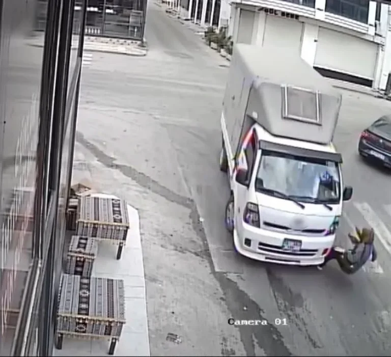 Bursa'da kamyonetin çarptığı yaşlı kadın ağır yaralandı