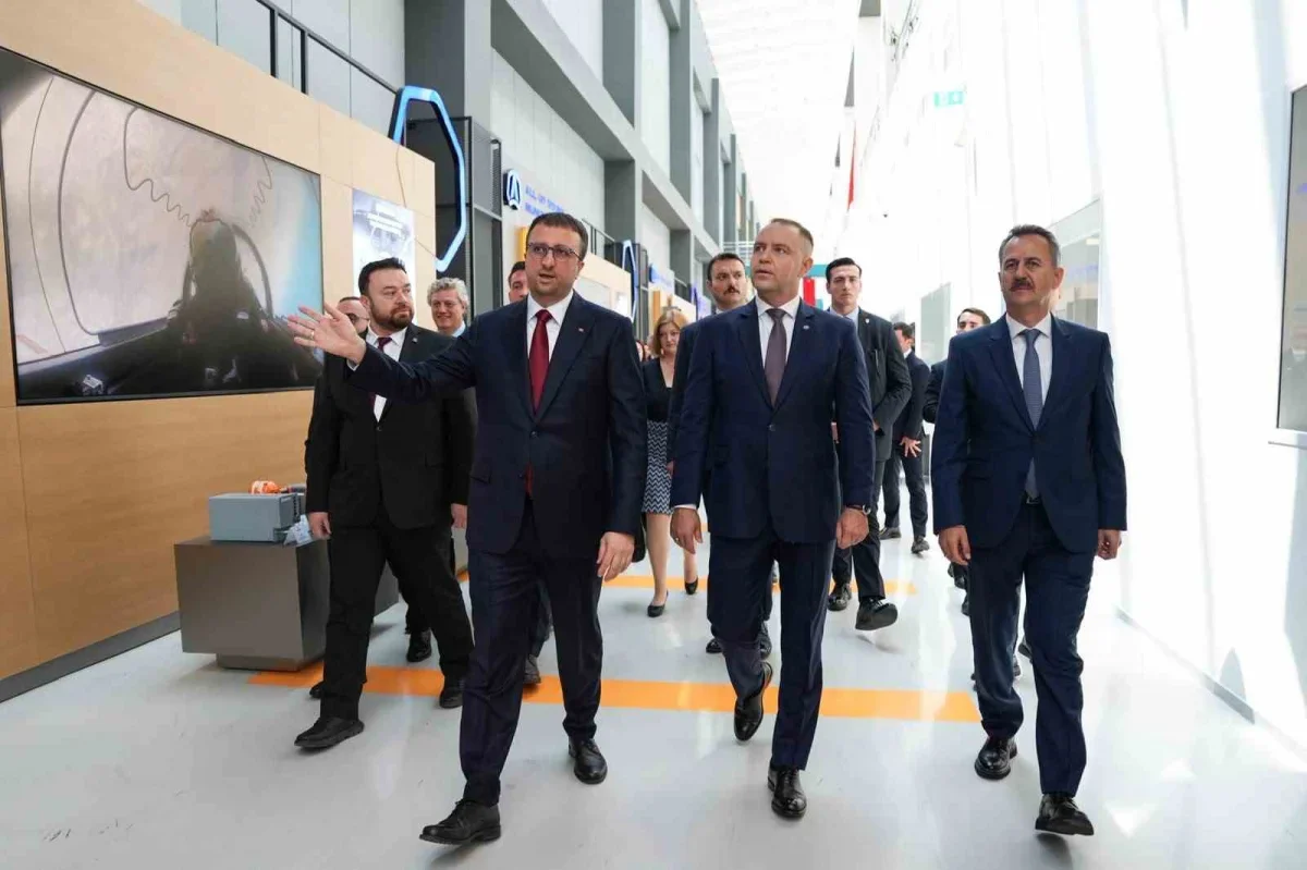 Polonya Cumhurbaşkanı Karol Nawrocki ASELSAN Gölbaşı'nı ziyaret etti