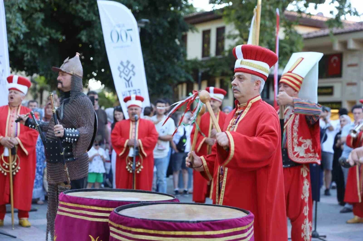 Gazi Orhan Parkı'nda mehter konserleri başladı