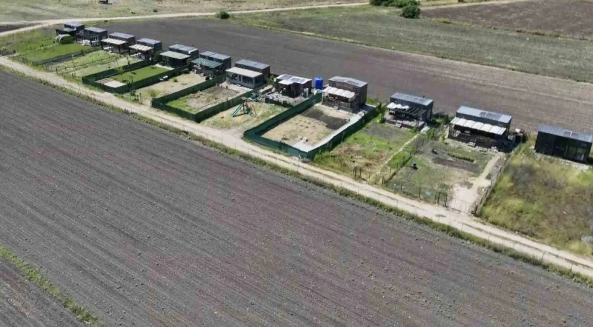 Uluabat Gölü çekildi: Hobi evleri ve araziler yeniden ortaya çıktı