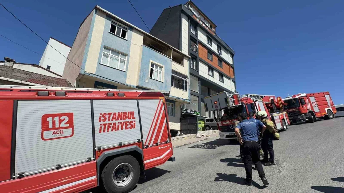Arnavutköy'de çatı katı yangını: Ev sahibi yeğenini suçladı