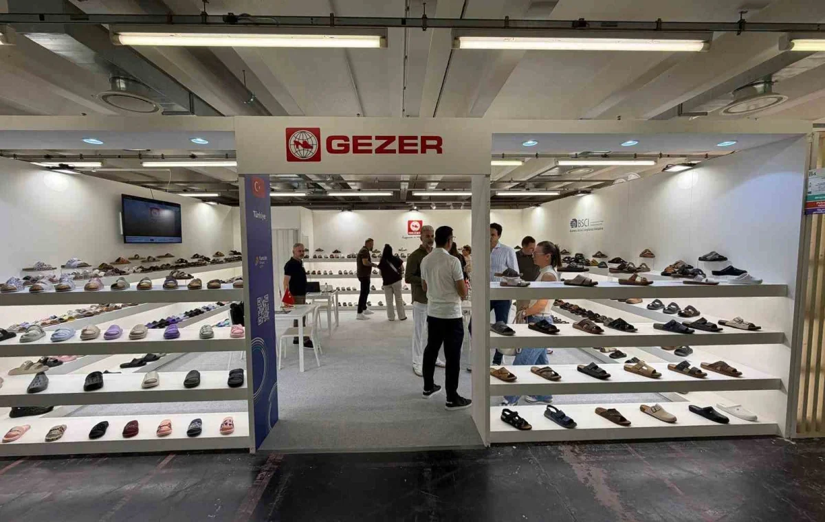 Gezer Ayakkabı, İtalya fuarında Avrupa ihracatı için temas kurdu