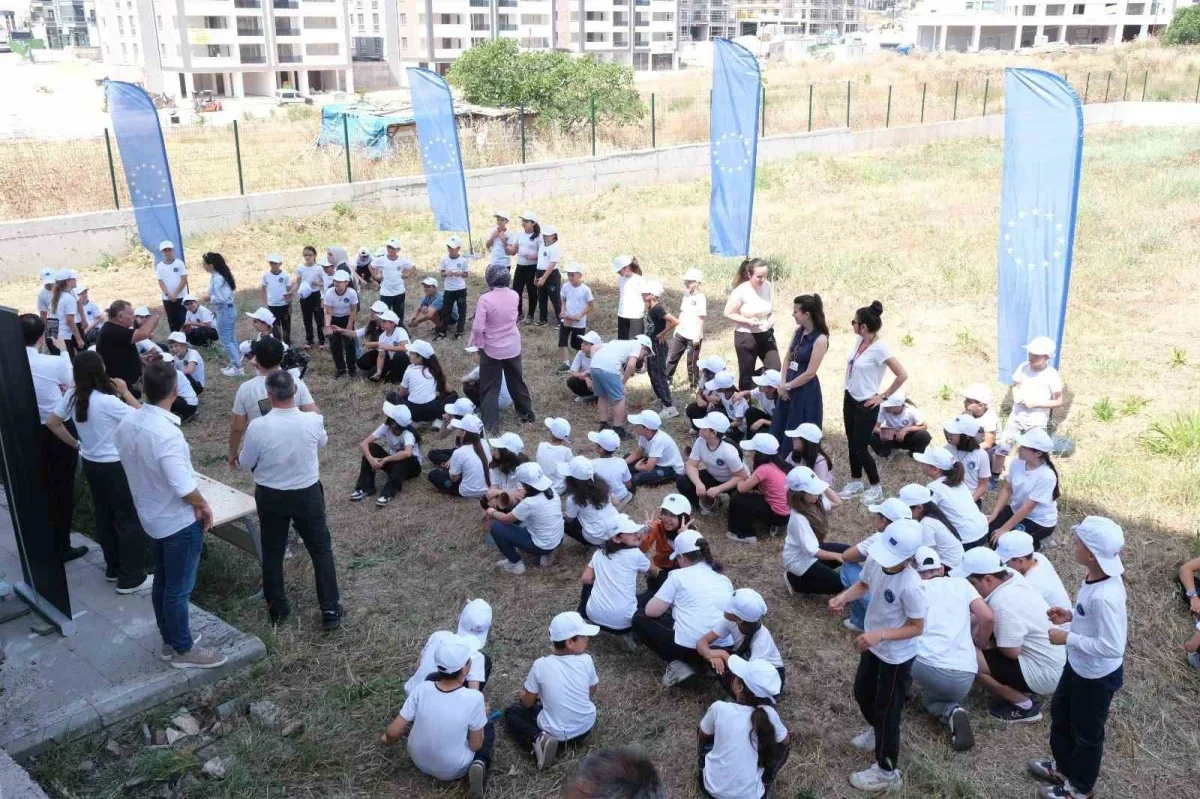 Bursa'da 150 öğrenci fide dikerek çevre bilinci kazandı
