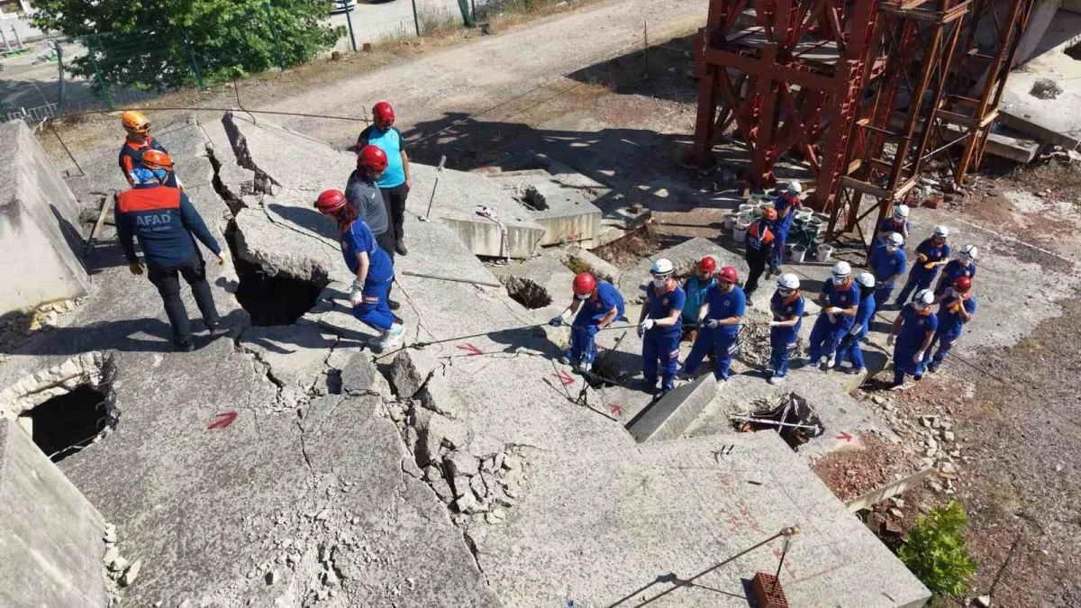 Yalova'da UMKE'ye 15 yeni gönüllü katılıyor