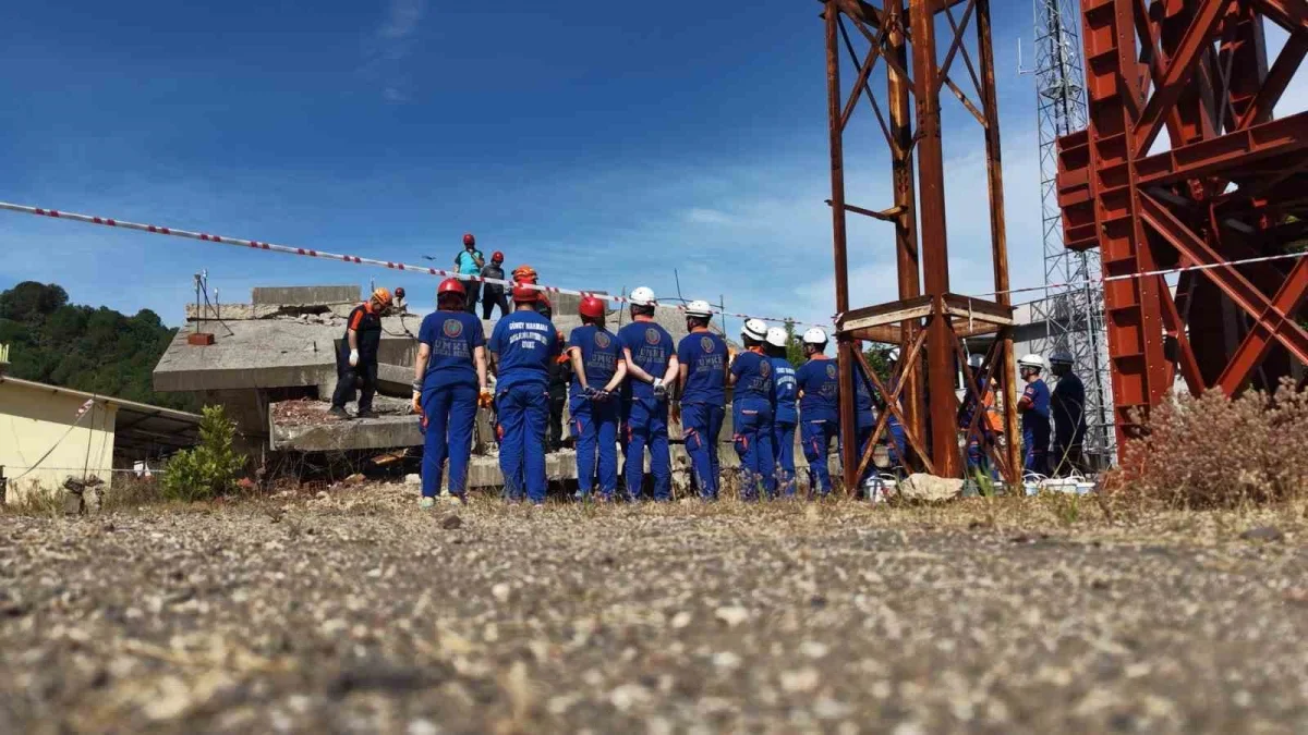 Yalova'da UMKE'ye 15 yeni gönüllü katılıyor