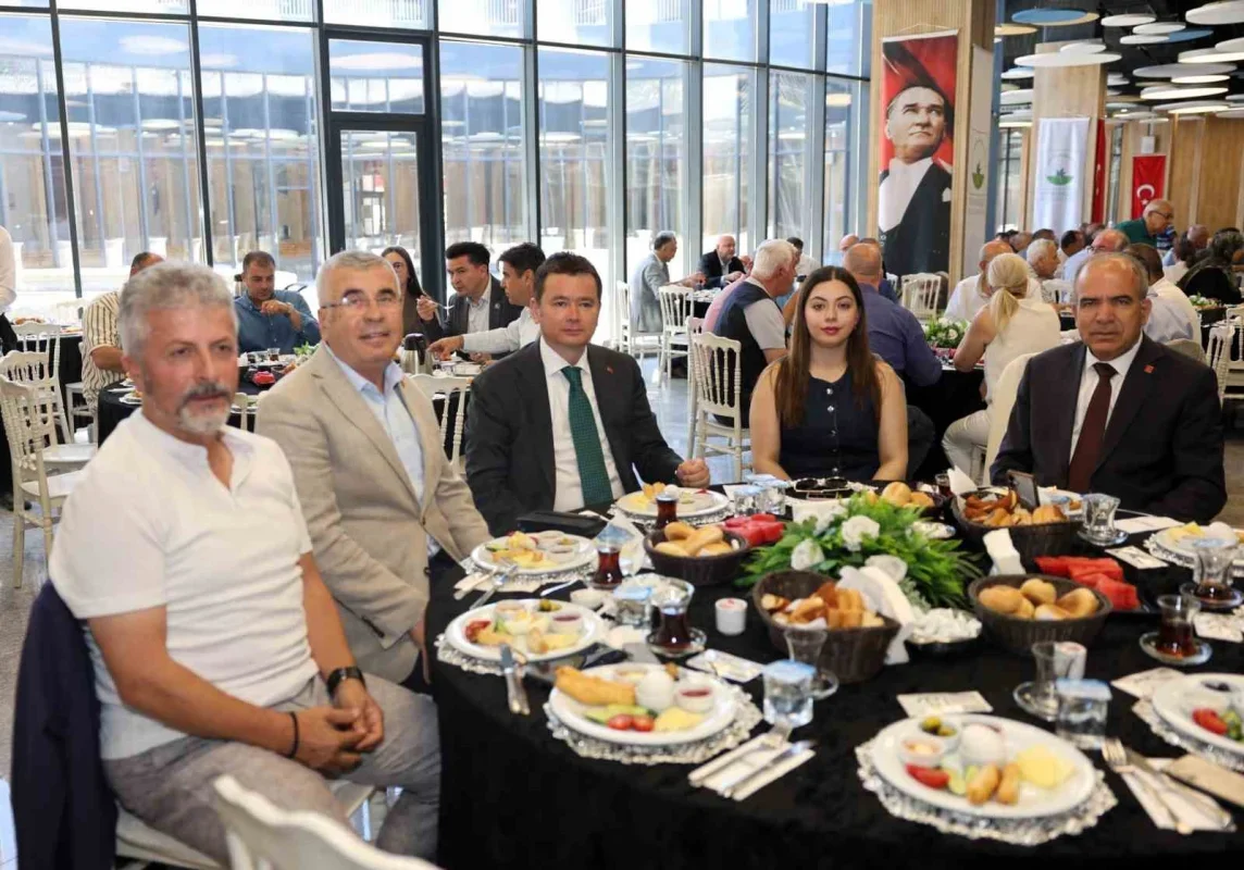Erkan Aydın muhtarlarla Osmangazi sorunlarını masaya yatırdı