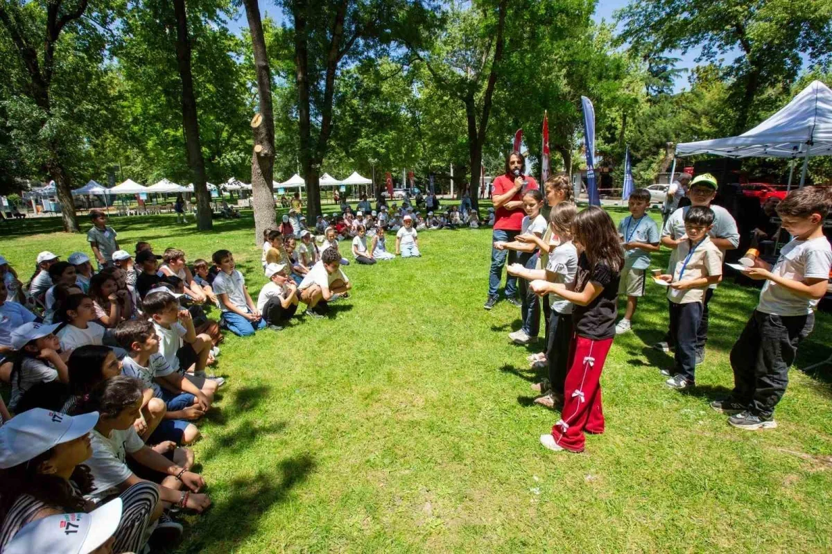 Bursa'da 400 öğrenci sokak oyunları şenliğinde buluştu