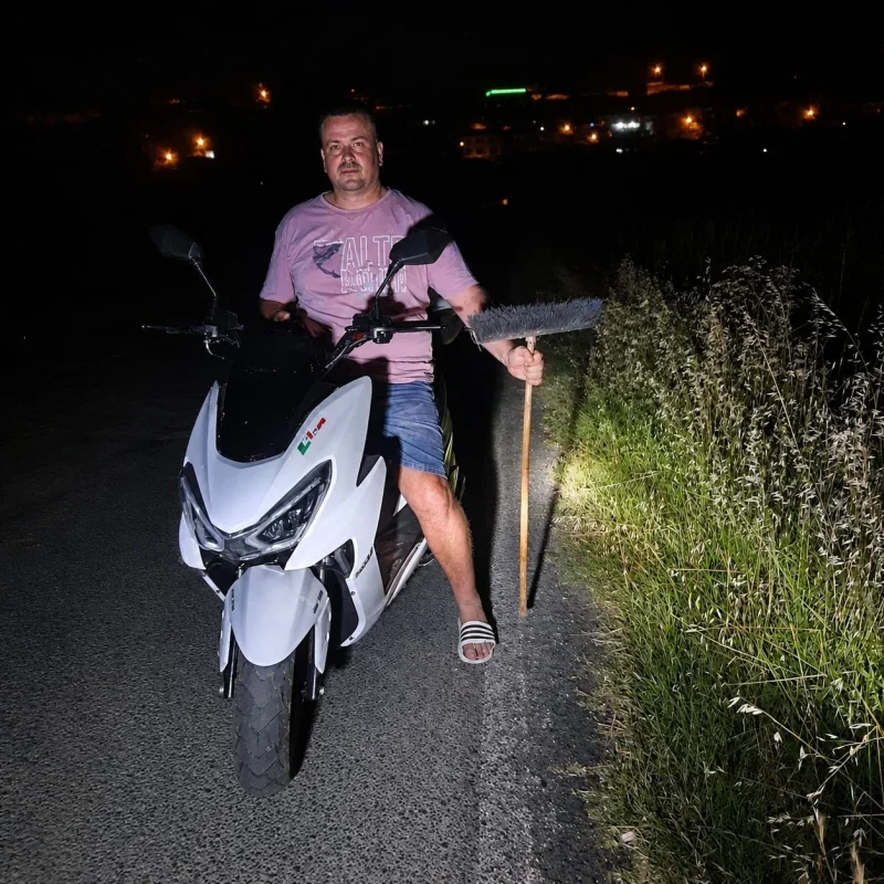 Elektrik direği kıvılcımı Tekirdağ Muratlı'da yangın çıkardı