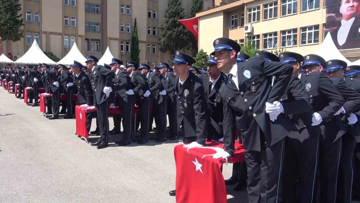 Bursa POMEM'de 32. dönem polis adayları mezun oldu