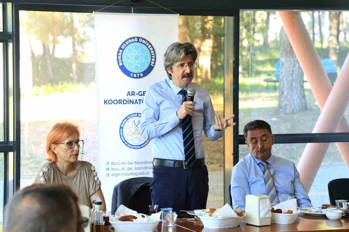 BUÜ'de başarılı akademisyenler 17. kez rektörle buluştu