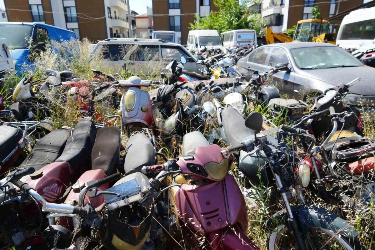 Kocaeli'de yediemin otoparkı doldu: Araçlar yıllardır bekliyor