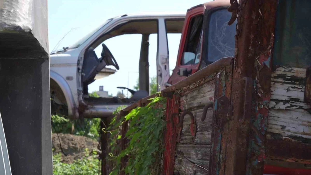 Kocaeli'de yediemin otoparkı doldu: Araçlar yıllardır bekliyor