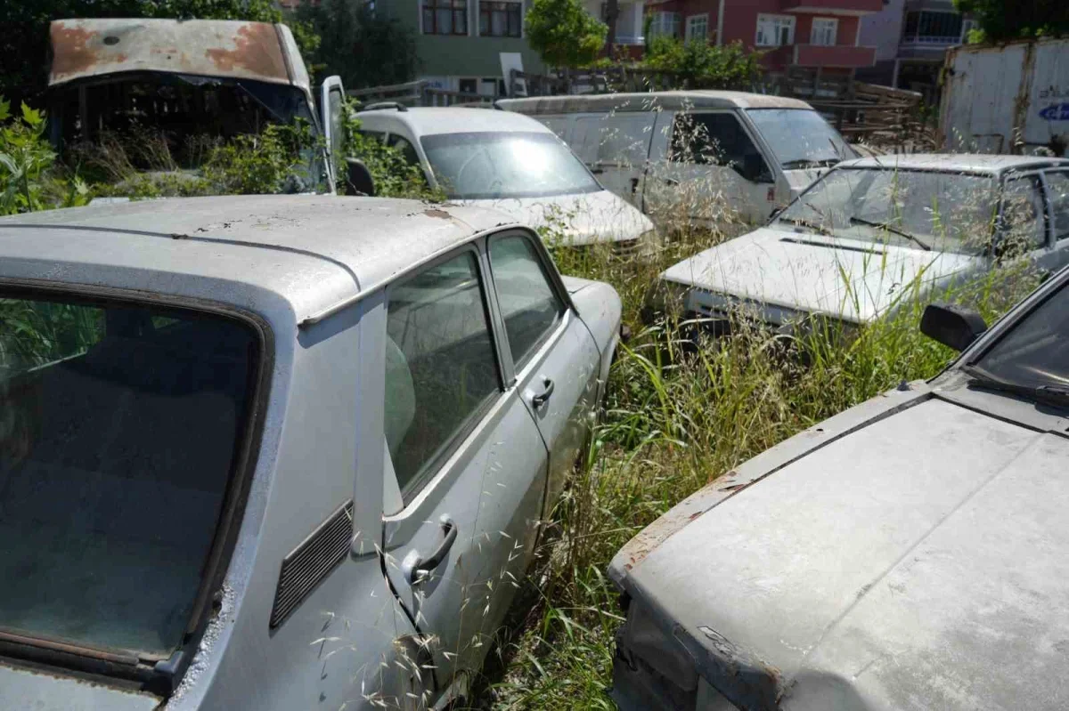 Kocaeli'de yediemin otoparkı doldu: Araçlar yıllardır bekliyor