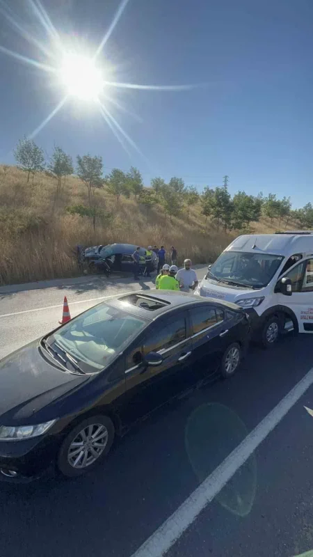 Çorlu'da iki ayrı noktada 8 araçlı zincirleme kaza: 3 yaralı