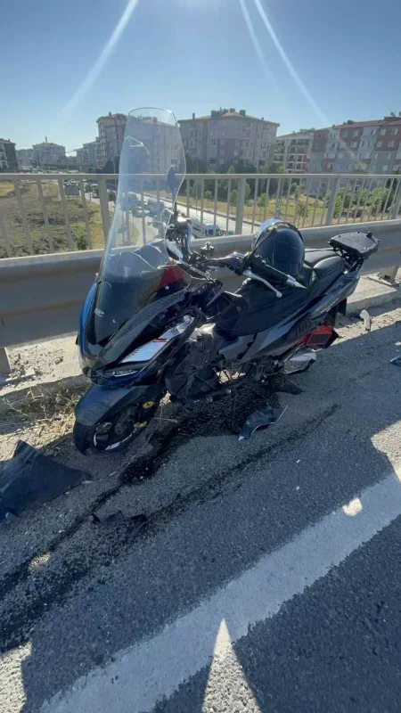 Çorlu'da iki ayrı noktada 8 araçlı zincirleme kaza: 3 yaralı