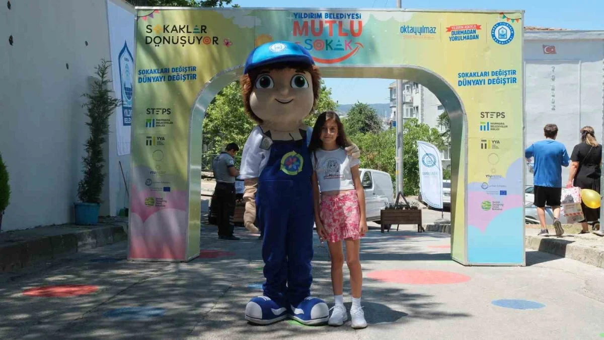 Yıldırım'da 4. Mutlu Sokak çocuklar için oyun sokağı oldu