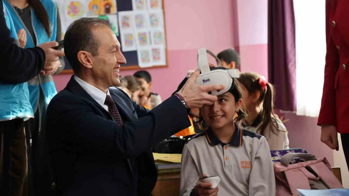 Uludağ Enerji'den 70 bin öğrenciye enerji tasarrufu eğitimi