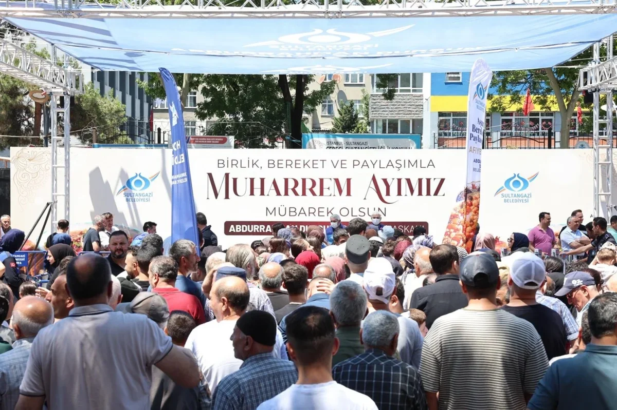 Sultangazi'de Muharrem ayı aşure dağıtımı yoğun ilgi gördü