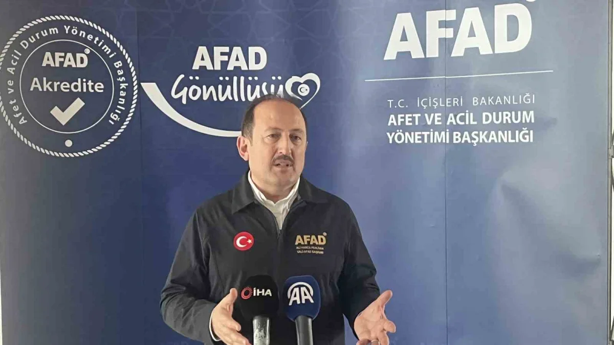 AFAD gönüllüleri Bursa'da akreditasyon armalarını aldı