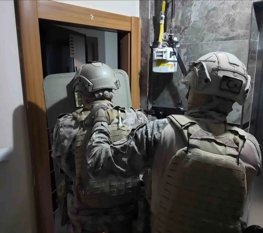 Kocaeli merkezli fuhuş operasyonunda 18 kadın kurtarıldı