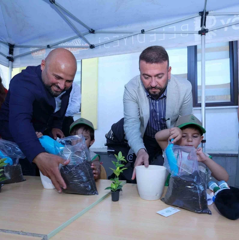 Arnavutköy'de çocuklara "Bitkim Bana Emanet" projesi başladı