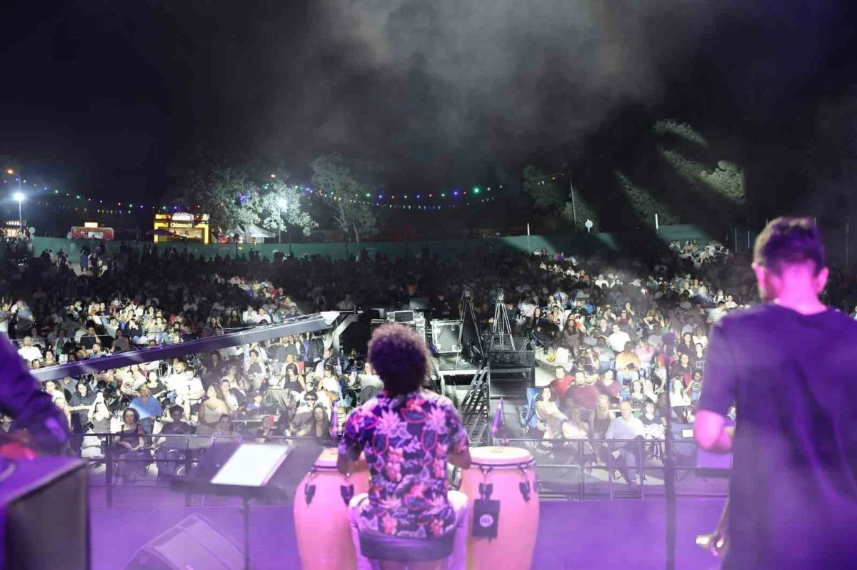 Nilüfer Caz Festivali'nde Emir Ersoy'dan Latin gecesi