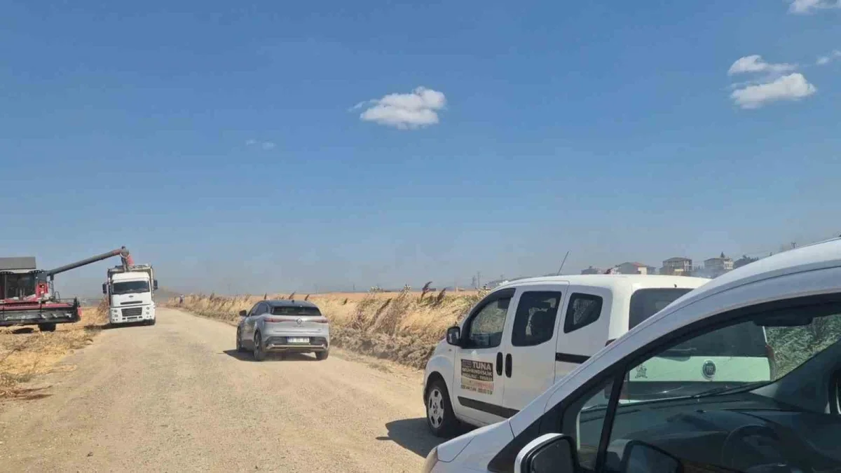 Marmaraereğlisi'nde tarla yangını: Biçerdöverler alevlerle yarıştı
