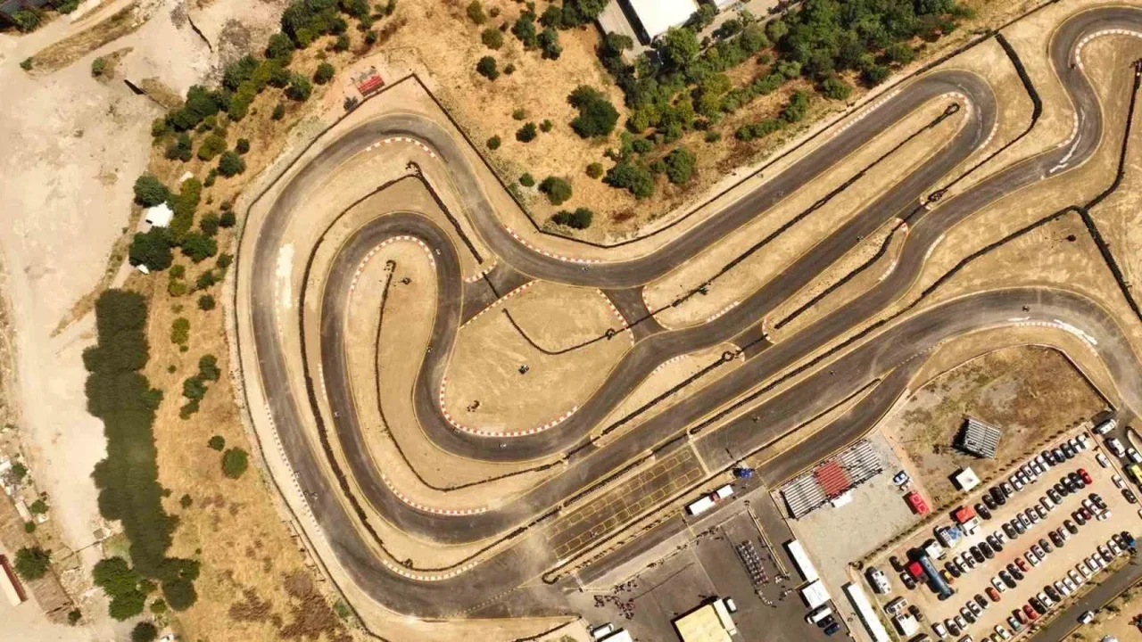 Bursa Motor Sporları Merkezi karting yarışlarıyla açıldı