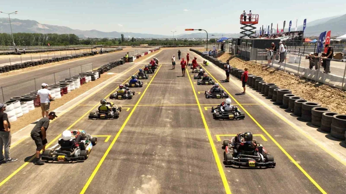 Bursa Motor Sporları Merkezi karting yarışlarıyla açıldı