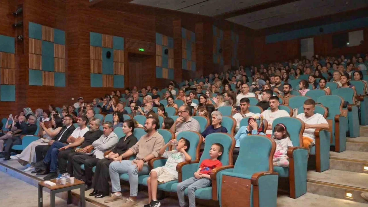 Esenyurt'ta Anadolu'nun Kültür Motifleri gecesi yoğun ilgi gördü
