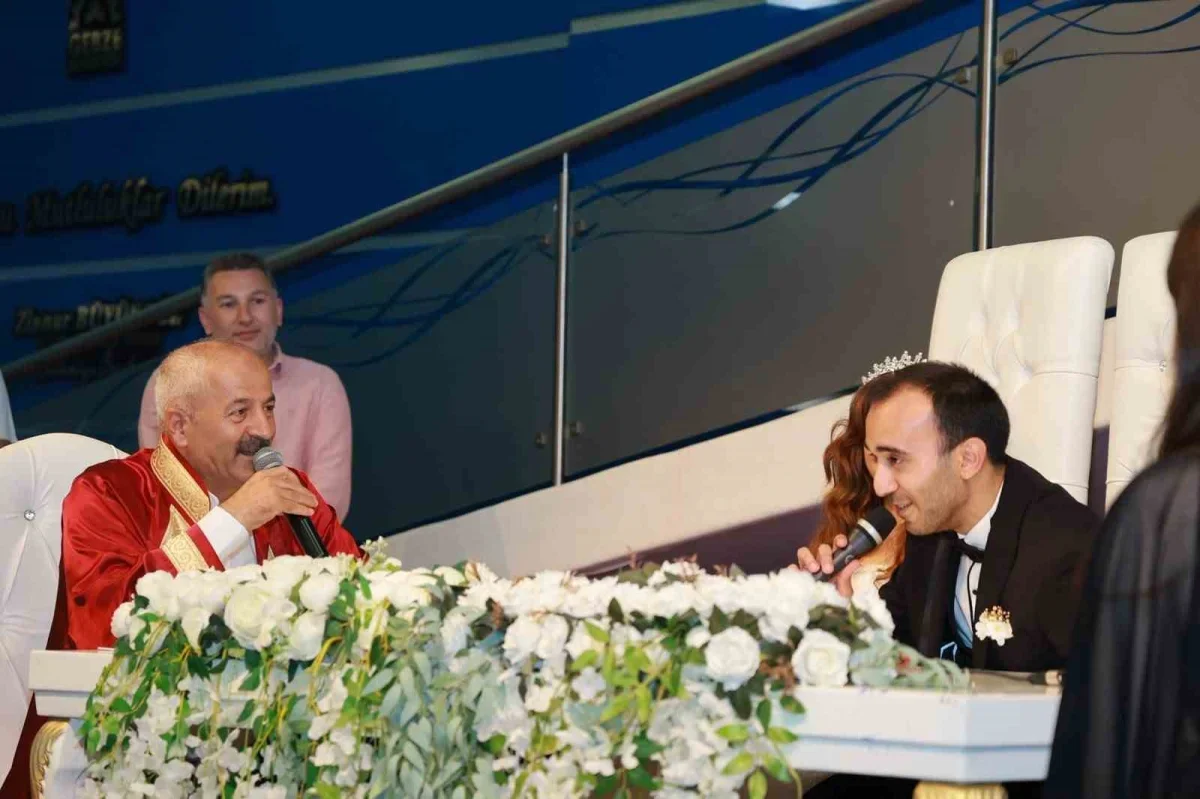 Sultan II. Abdülhamid Han'ın torunu Mohammed Halil Osmanoğlu evlendi