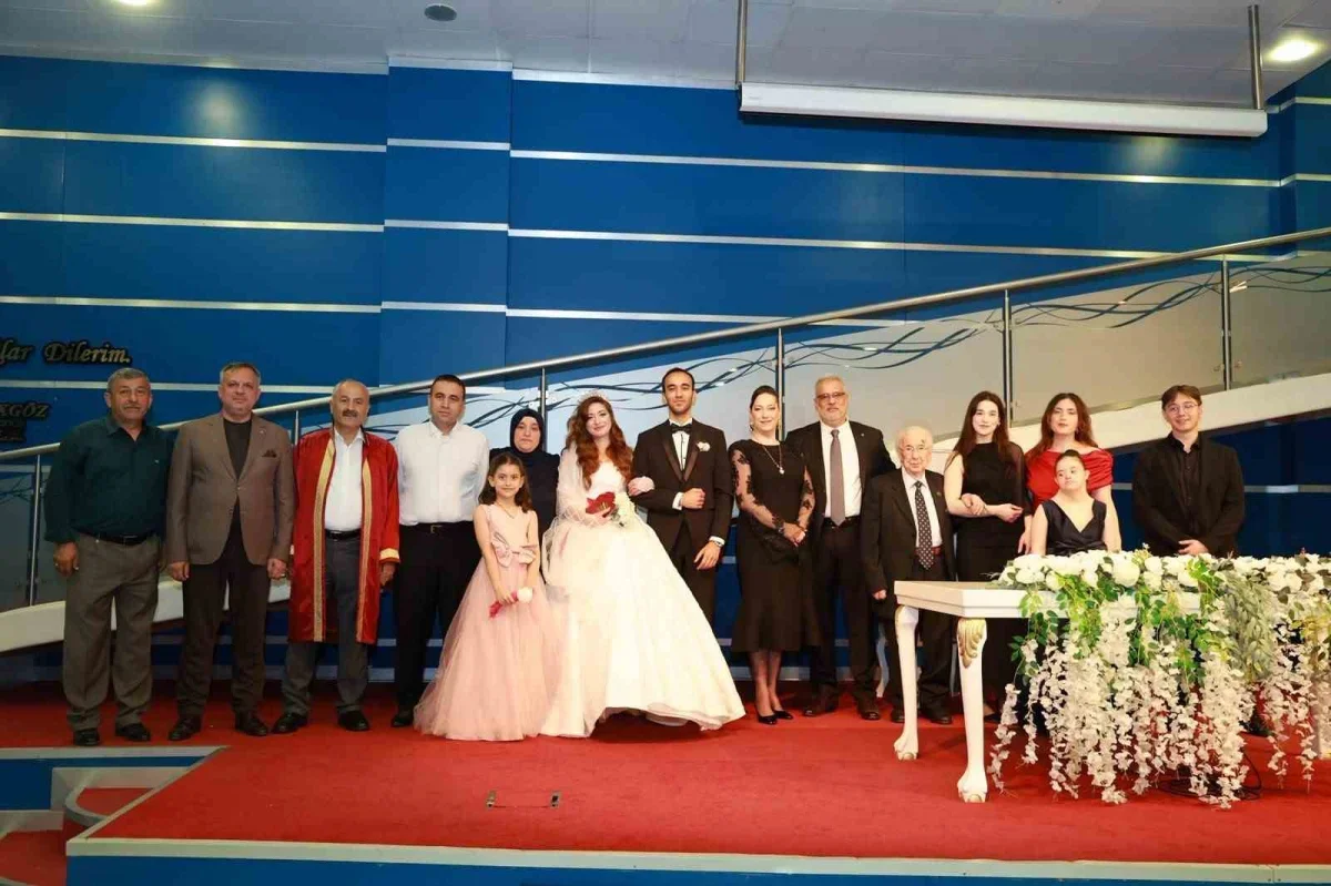 Sultan II. Abdülhamid Han'ın torunu Mohammed Halil Osmanoğlu evlendi