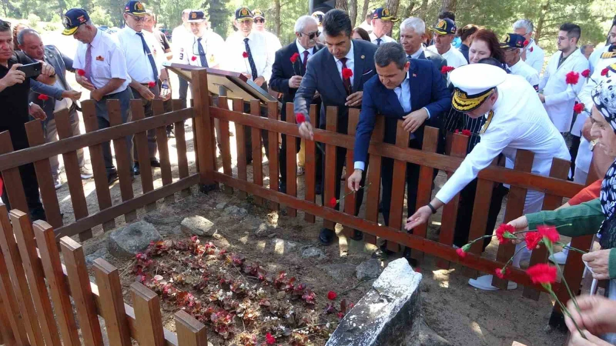 Şehit Tabip Binbaşı Mehmet İsmail Bey kabri başında anıldı