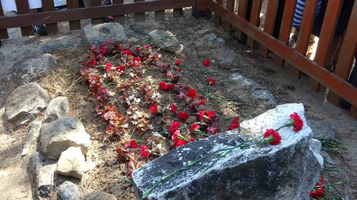 Şehit Tabip Binbaşı Mehmet İsmail Bey kabri başında anıldı