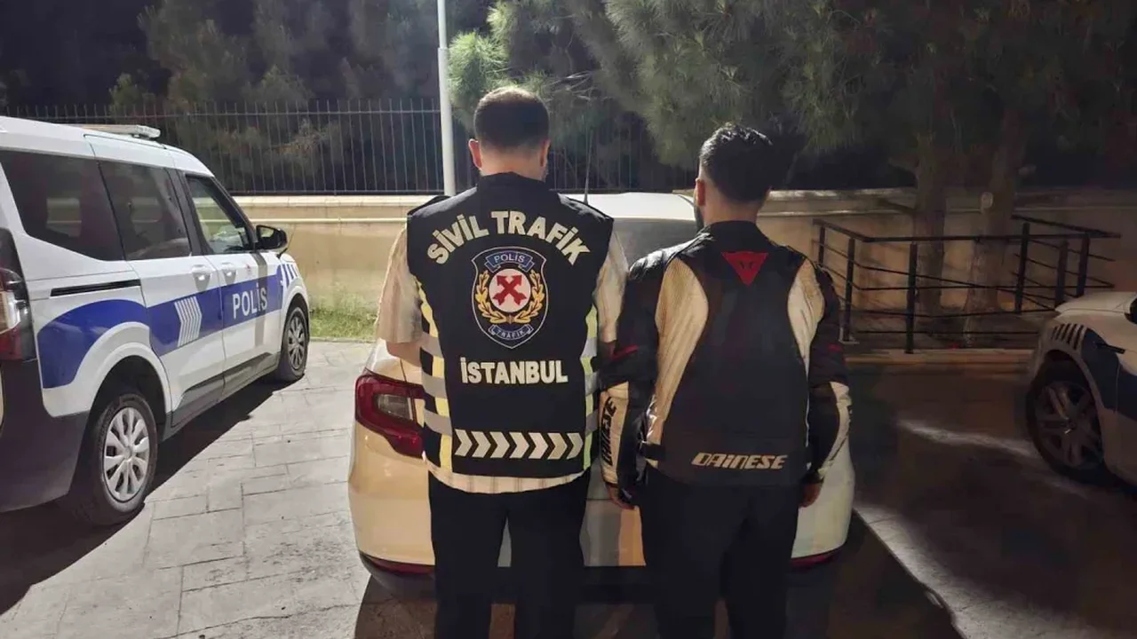 Beylikdüzü'nde plakasını eğen motosikletliye 320 bin TL ceza