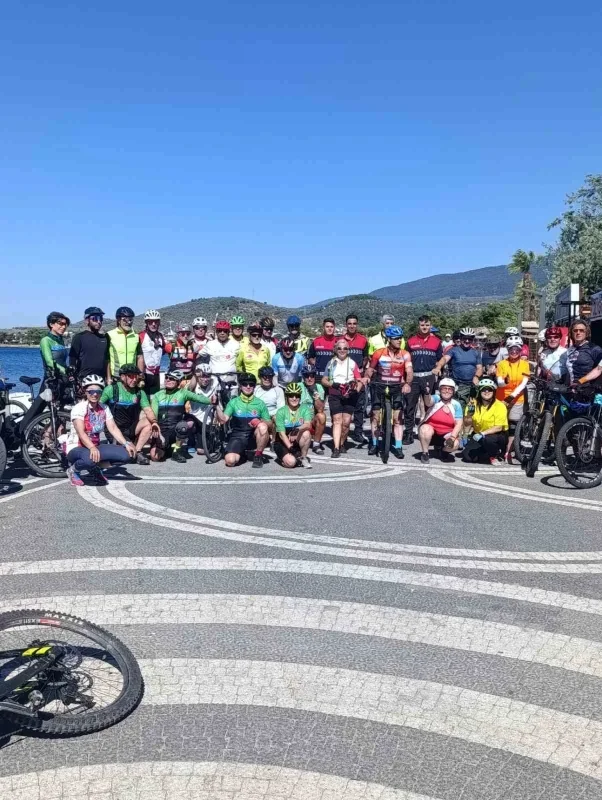 Ege'nin iki yakası bisiklet sürüşünde dostluk için buluştu