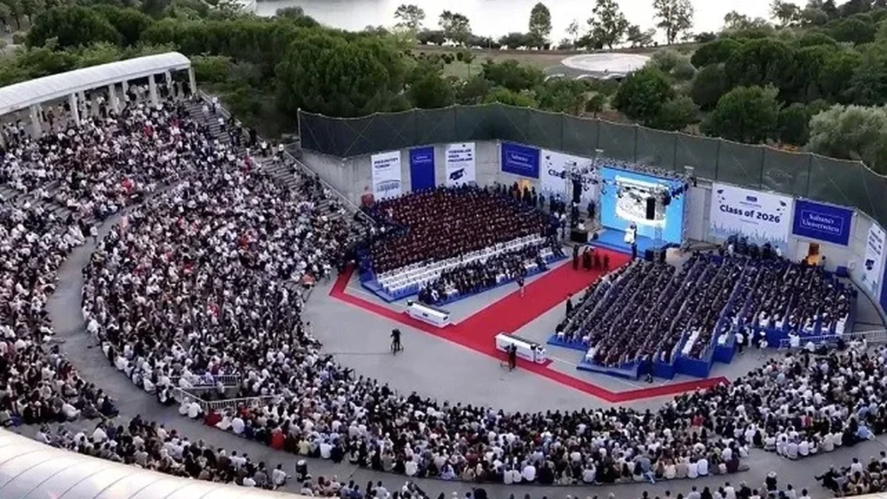 Sabancı Üniversitesi 2026 mezunlarını törenle uğurladı