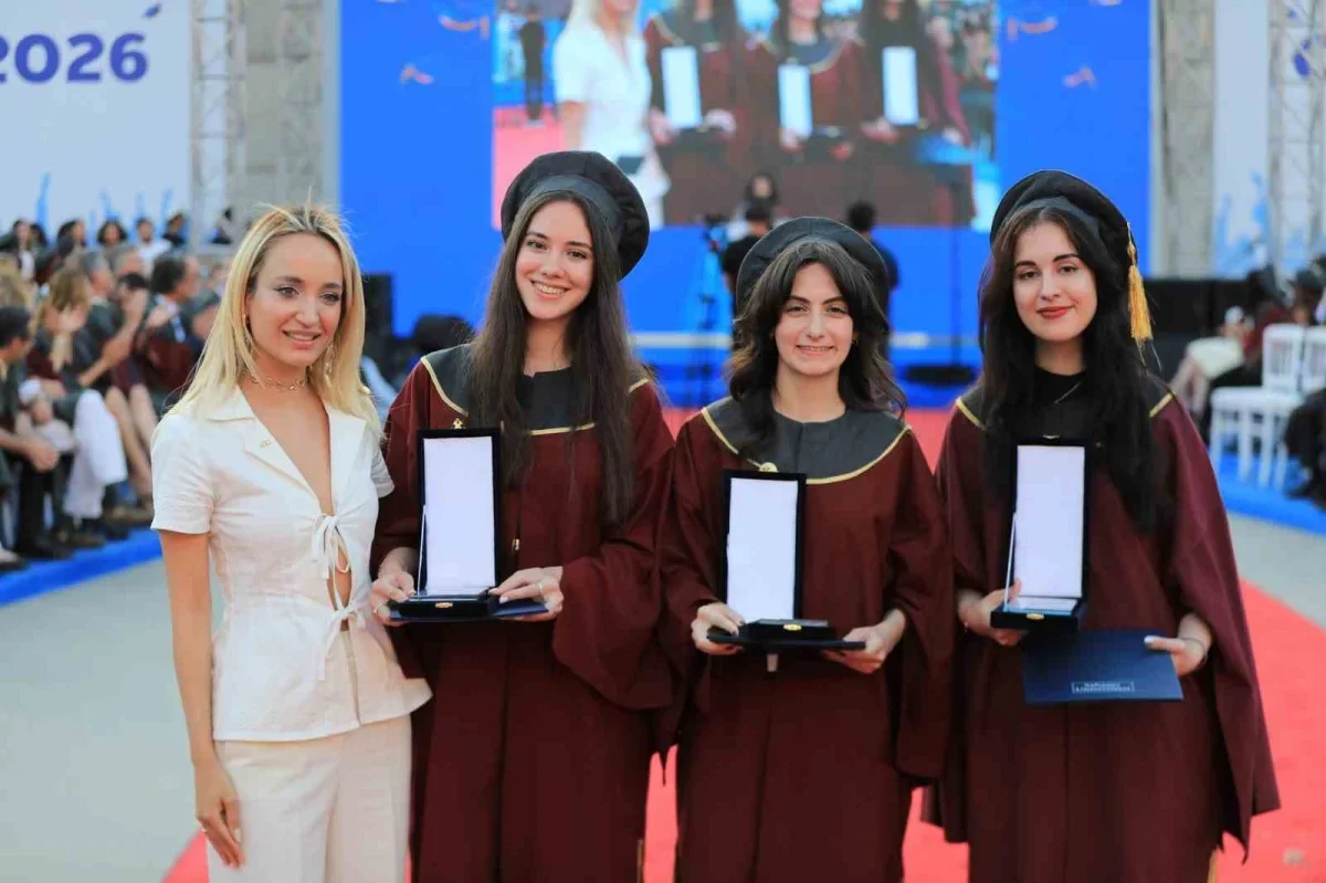Sabancı Üniversitesi 2026 mezunlarını törenle uğurladı