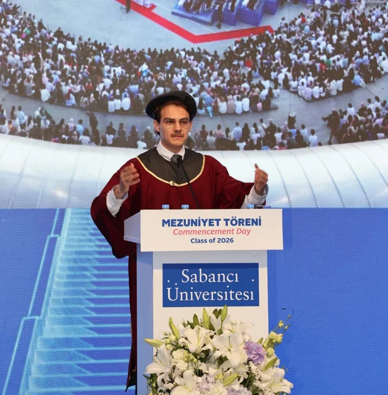 Sabancı Üniversitesi 2026 mezunlarını törenle uğurladı