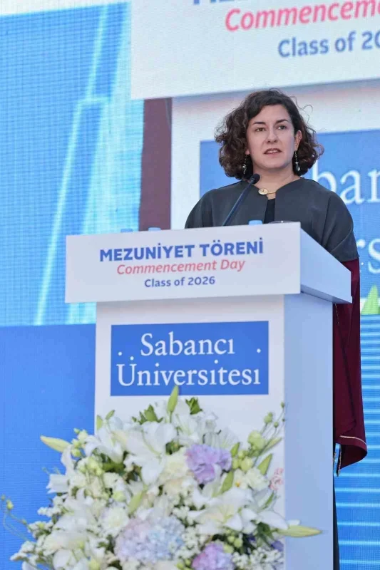 Sabancı Üniversitesi 2026 mezunlarını törenle uğurladı