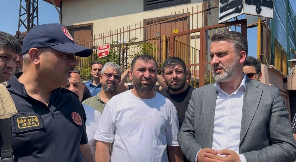Bursa Kayhan Çarşısı'ndaki yangın 6 iş yerini küle çevirdi