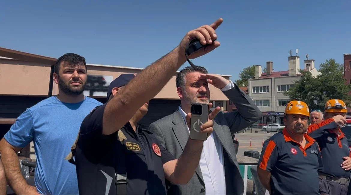 Bursa Kayhan Çarşısı'ndaki yangın 6 iş yerini küle çevirdi