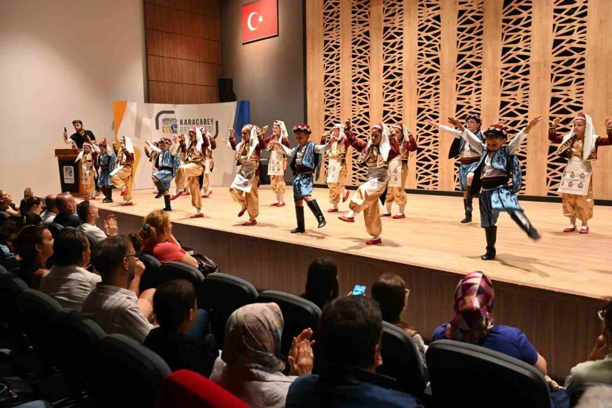 Karacabey'de halk oyunları gecesi izleyenlerden tam not aldı