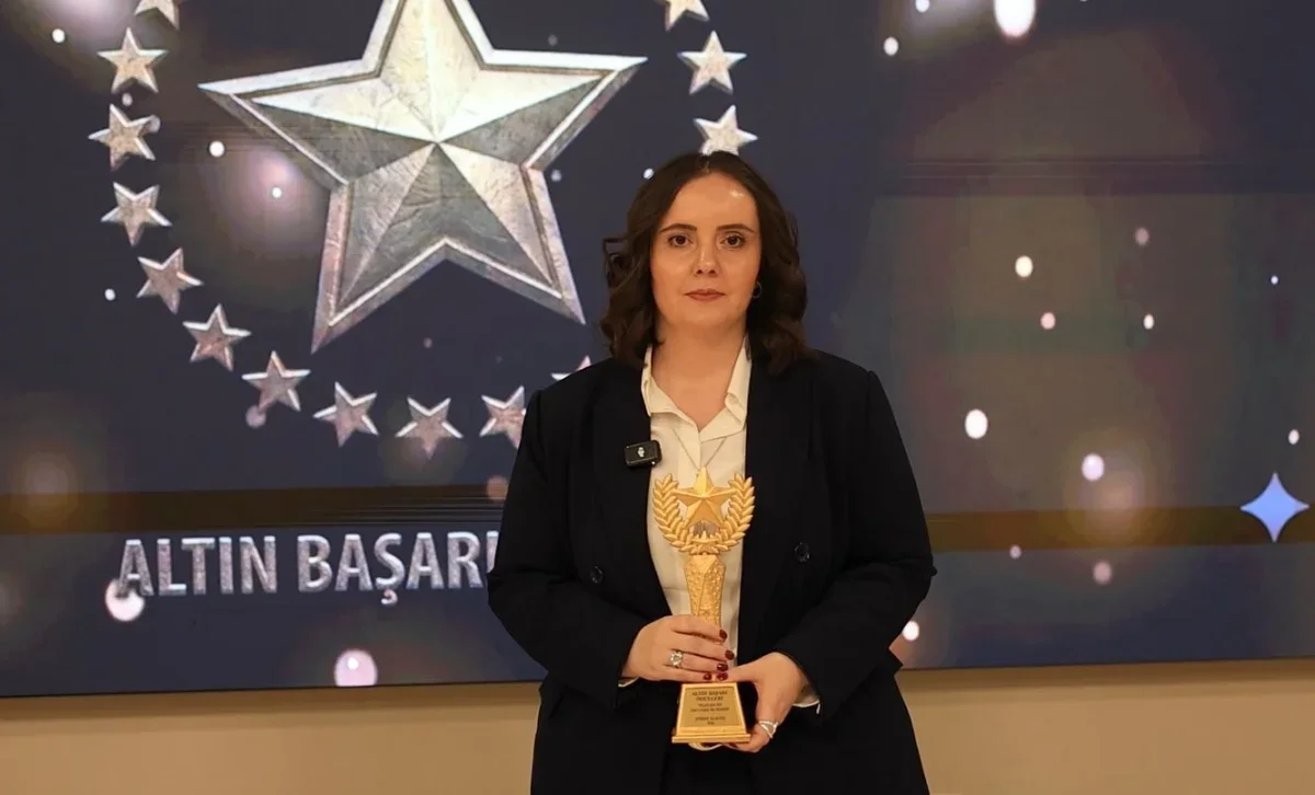 Zöhre Alagöz'e Altın Başarı Ödülleri'nde savunma muhabiri ödülü