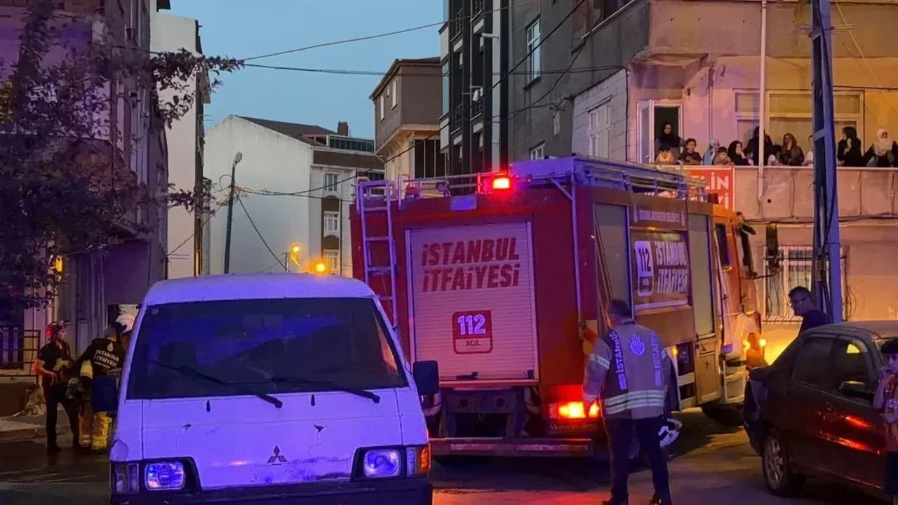 Uzaklaştırma kararı olan eş, Arnavutköy'de evi ateşe verdi iddiası