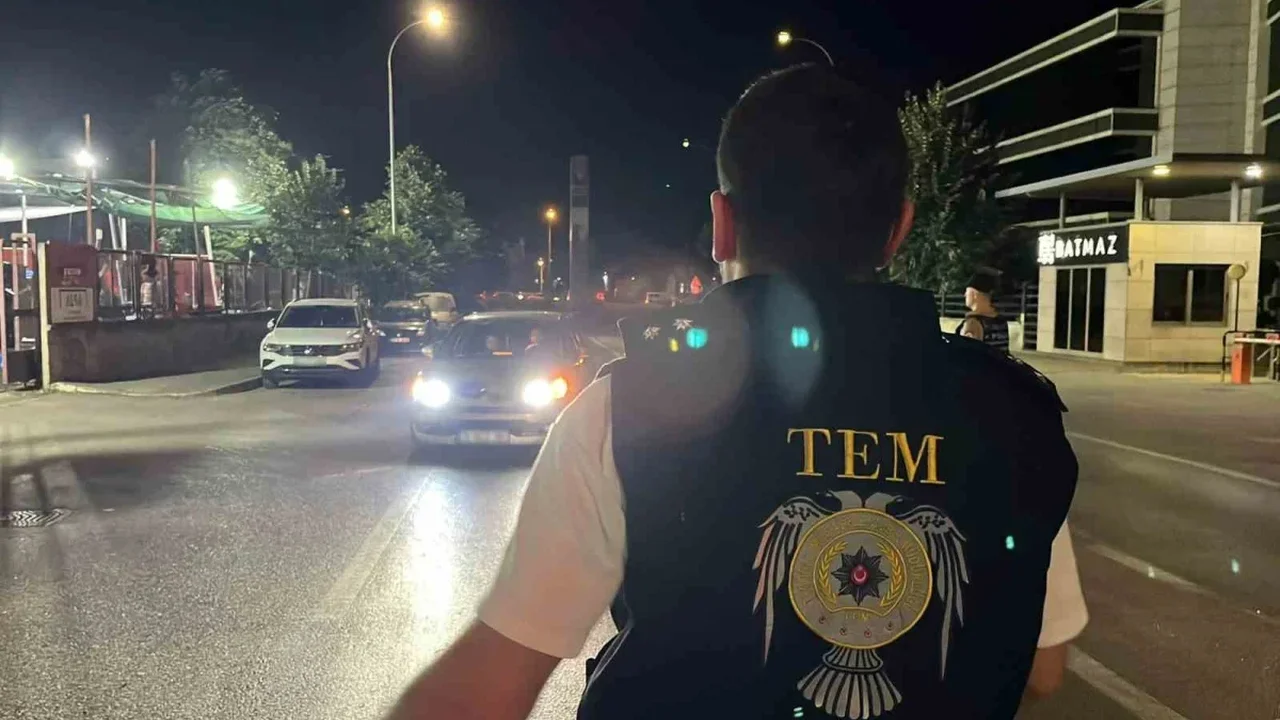 Bursa'da Kestel ve Gürsu'da 14 aranan şahıs yakalandı