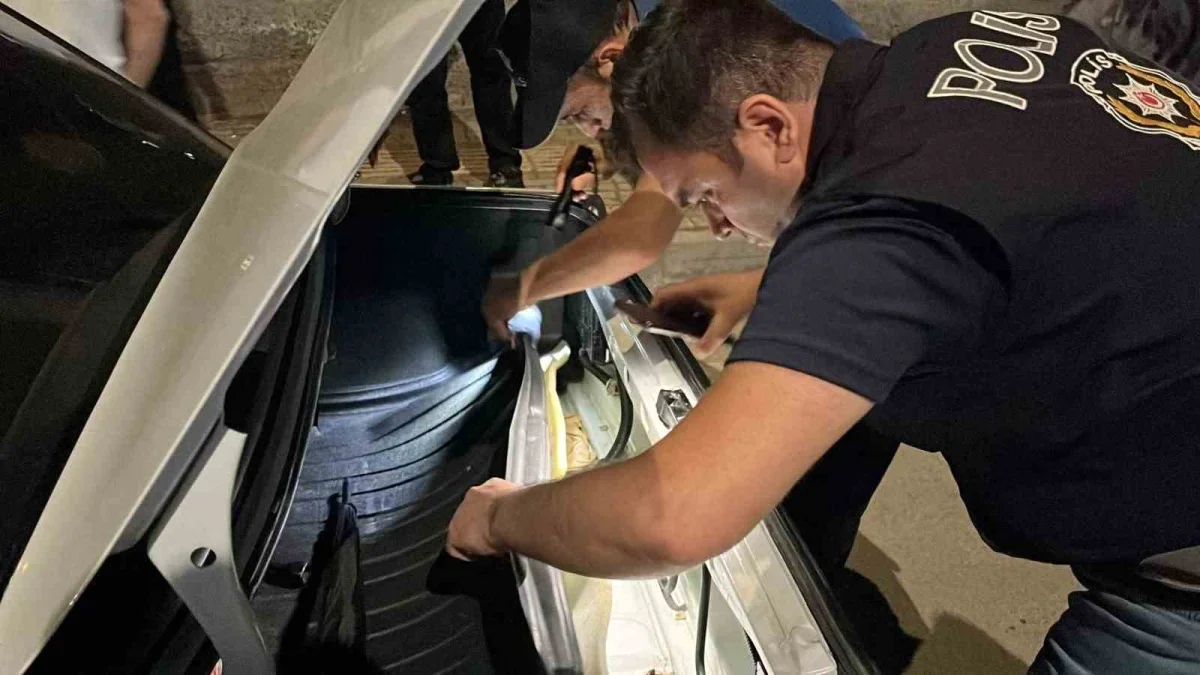 Bursa'da Kestel ve Gürsu'da 14 aranan şahıs yakalandı