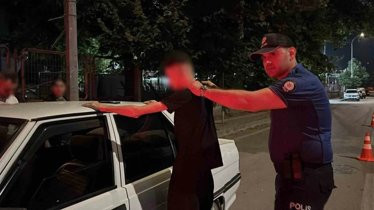 Bursa'da Kestel ve Gürsu'da 14 aranan şahıs yakalandı